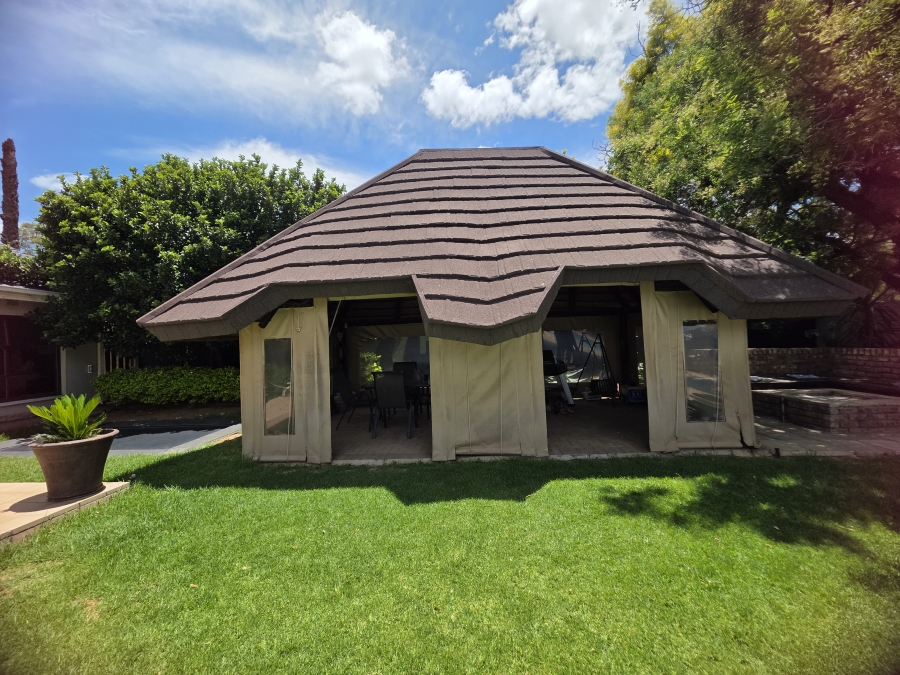 To Let 6 Bedroom Property for Rent in Riebeeckstad Free State